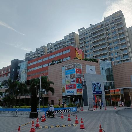 Boulevard By Design Hotel 첸나이 외부 사진