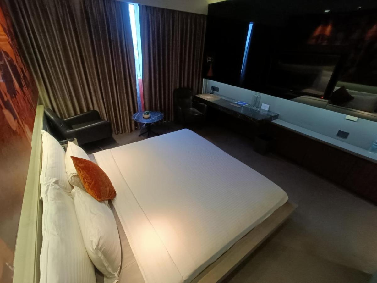 Boulevard By Design Hotel 첸나이 외부 사진